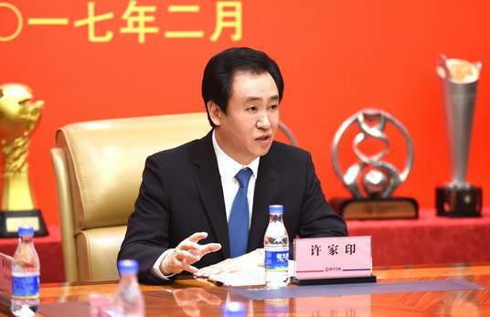 AC米兰官方消息，球队中场球员波贝加成功接受了左股直肌肌腱手术，预计的恢复时间为四个月。
